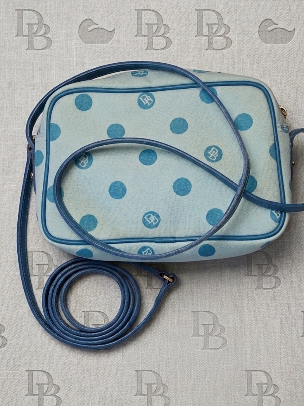 Vintage Dooney & Bourke blue polka dot‎ shoulder bag Exterior pocket